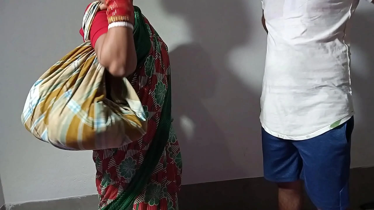 A young who came to sell utensils was fiercely fucked in a clear Hindi voice