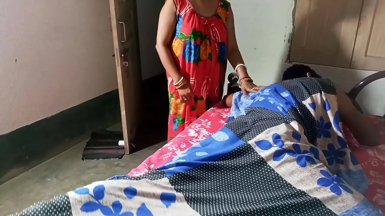 After the wife went to the office the husband gave a tremendous fuck to the maid in clear Hindi voice