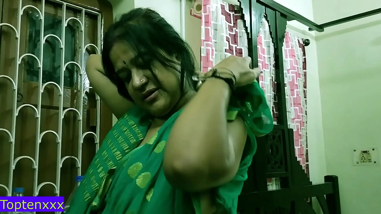 Amazing hot sex with milf single aunty Indian teen boy vs milf aunty dirty hindi audio