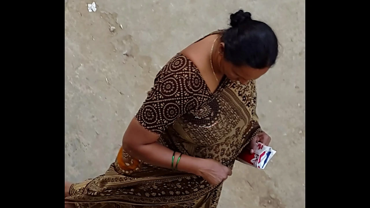 Aunty Show Hottest Body