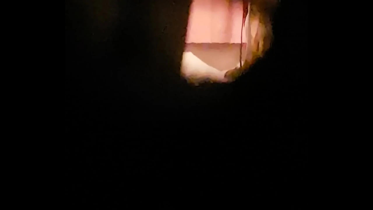 Aunty spied through hole