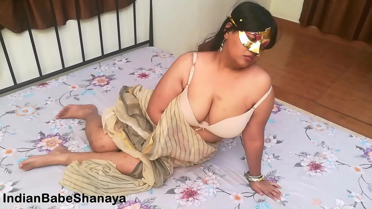 Beautiful Natural Big Boobs Mature Indian MILF Bhabhi Shanaya Masturbation