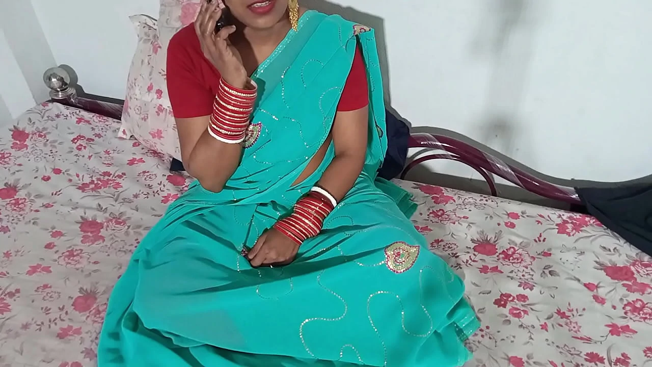 Bengali sister in law forgave the rent of the house by kissing the landlord Indian Bengali XXX in clear Hindi voice