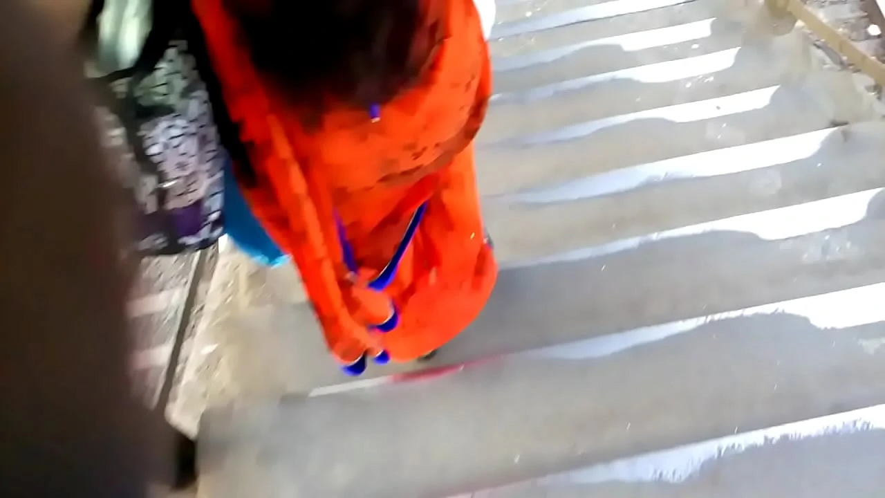 Big ASS In Orange Saree