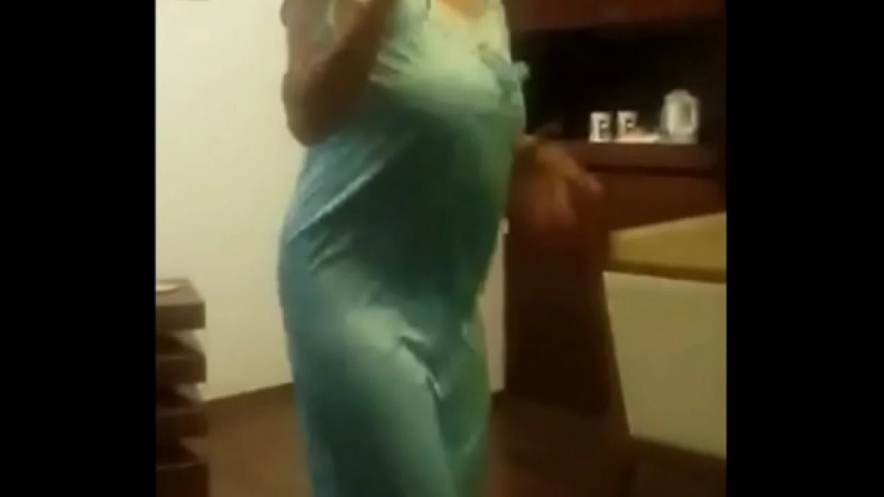 Big Boob Aunty Dancing