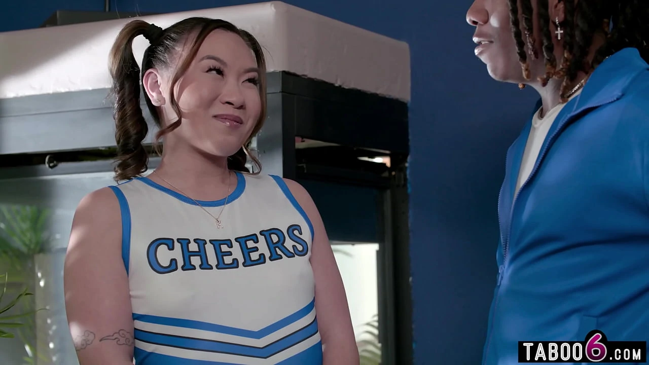 Black equipment manager makes Korean teen cheerleader squirt