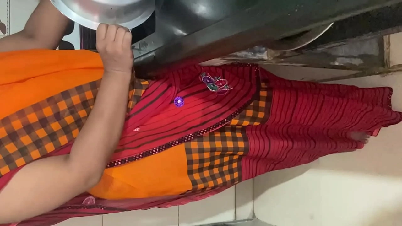Brother in law called Bhabhi from the kitchen to the bedroom and fucked her Viral Hindi Sex Mms Hindi Voice