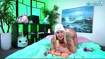 Camsoda Big Booty Blonde Fucks Herself With Huge Dildo