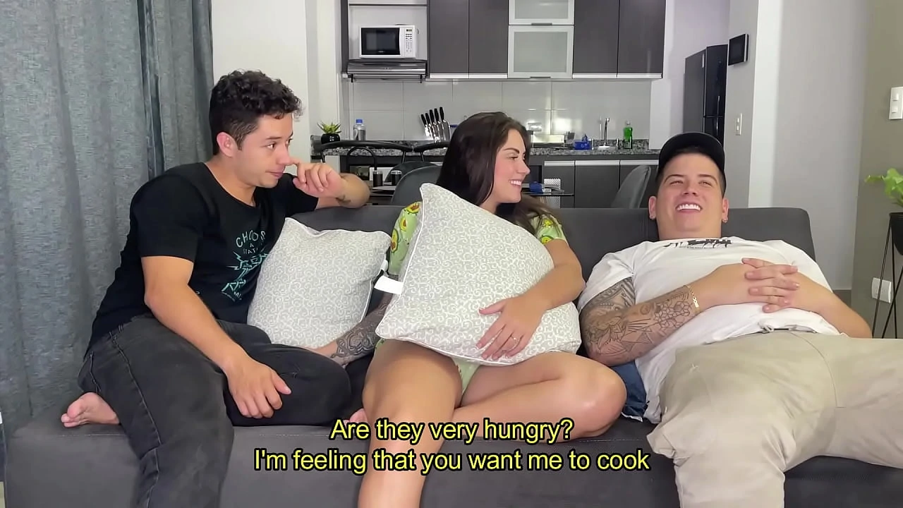 Cornudo husband cooking while I fuck with his best friend Creampie Sara Blonde and Logan Salamanca