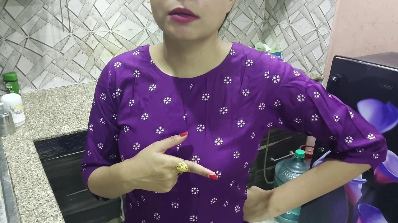 Cute saree bhabhi ganda sex with brother in law Hindi audio cheating wife