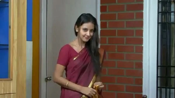 Cute telugu aunty romance p www savevid com