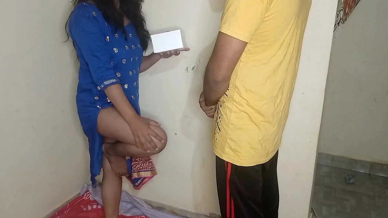 Delivery boy make me doggy and fucked me because I didn t have cash for food