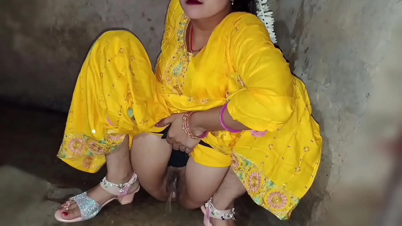 Desi Bhabhi s sex dirty talk Hindi audio