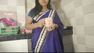 Desi Bhabhi was drinking tea in the kitchen when her neighbor came and fucked her