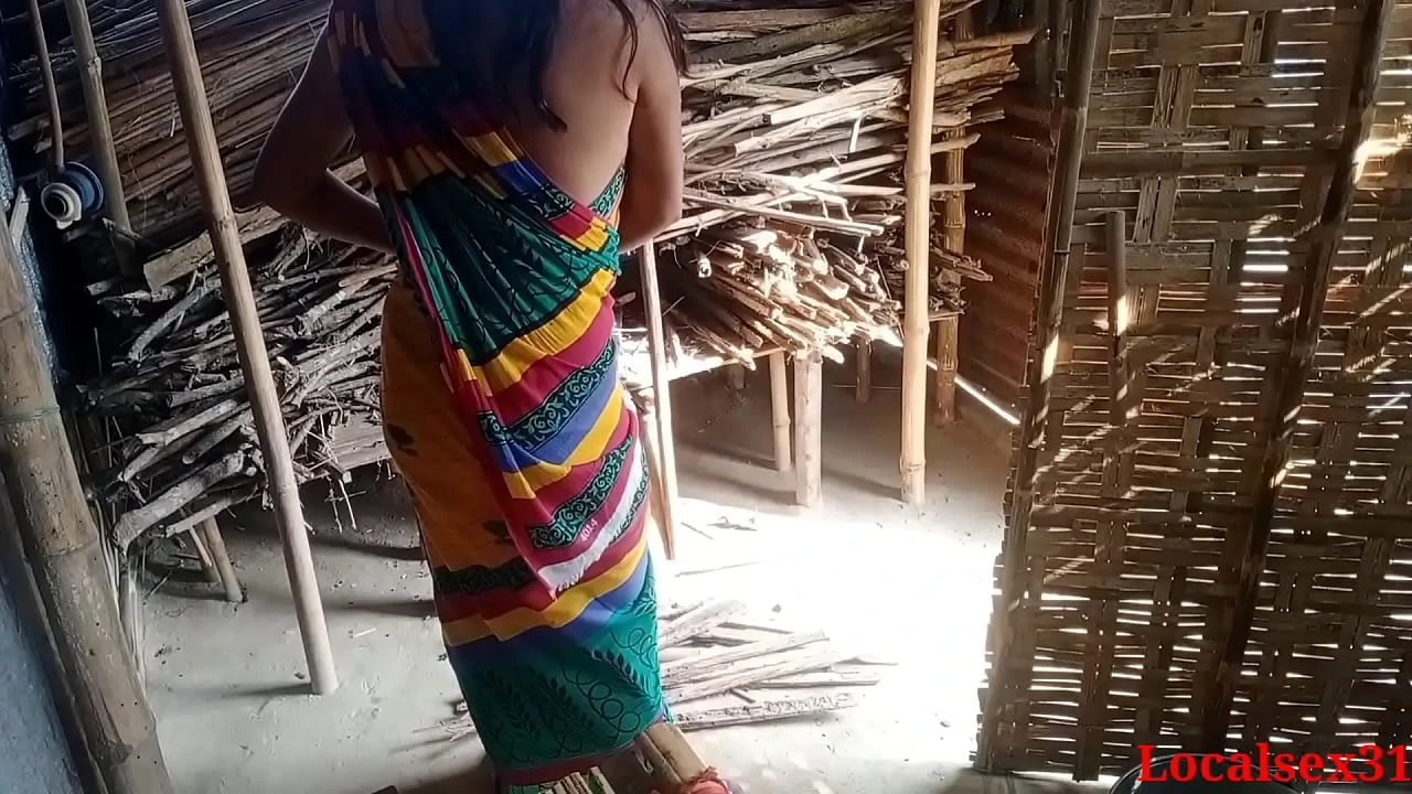 Desi Indian village bhabi fuck in outdoor with boyfriend official video by Localsex