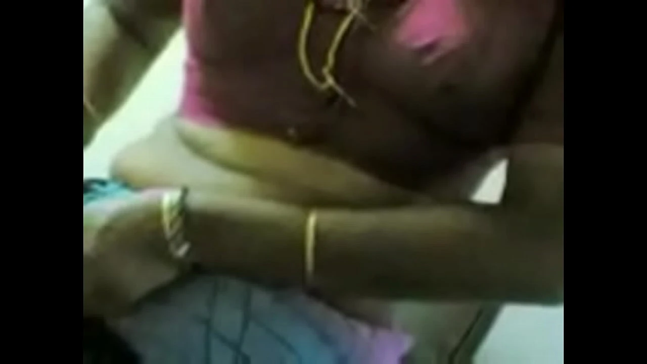desi lanja saree blouse and sucking porn video