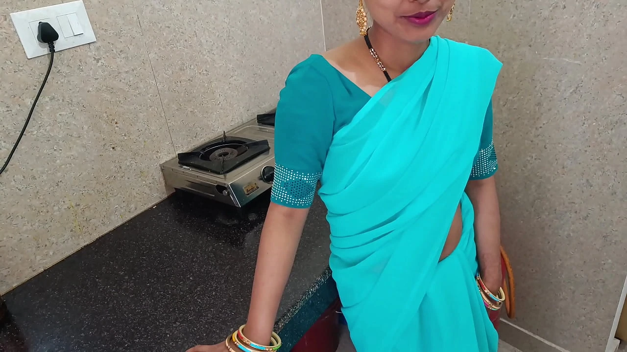 Desi teen indian bhabhi was first time painful and fucking with brother in law in doggy style