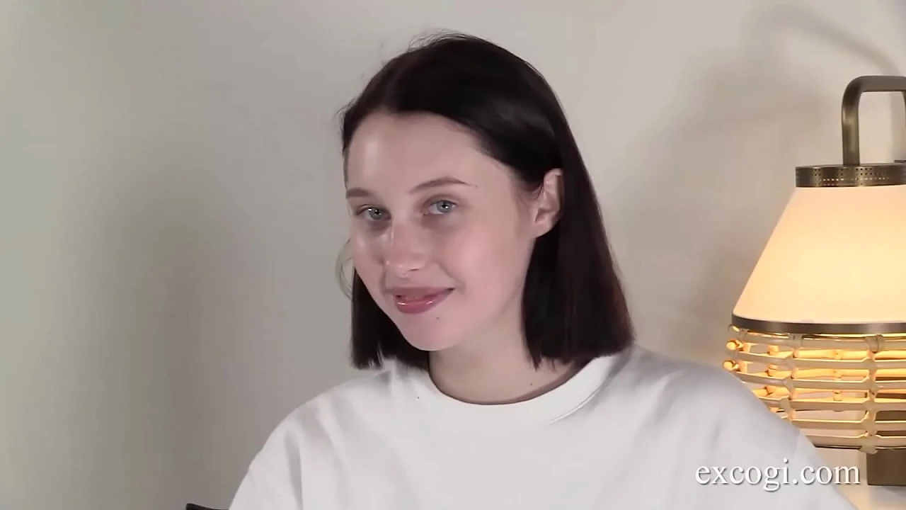 Dream Girl Malory Malibu Gets Her Sweet Pussy Eaten For The st Time