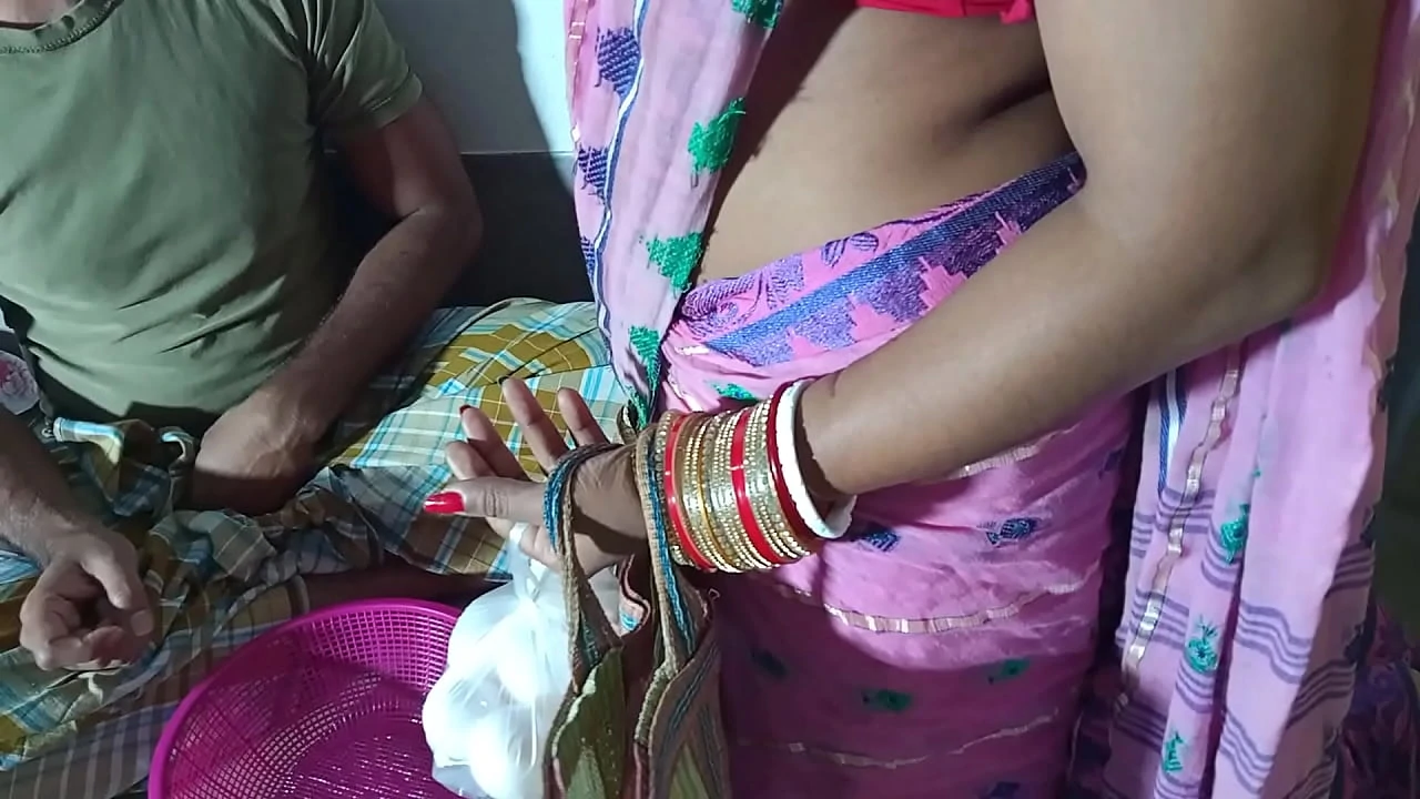 Egg seller fucks bhabhi at home alone XXX Bhabhi Sex