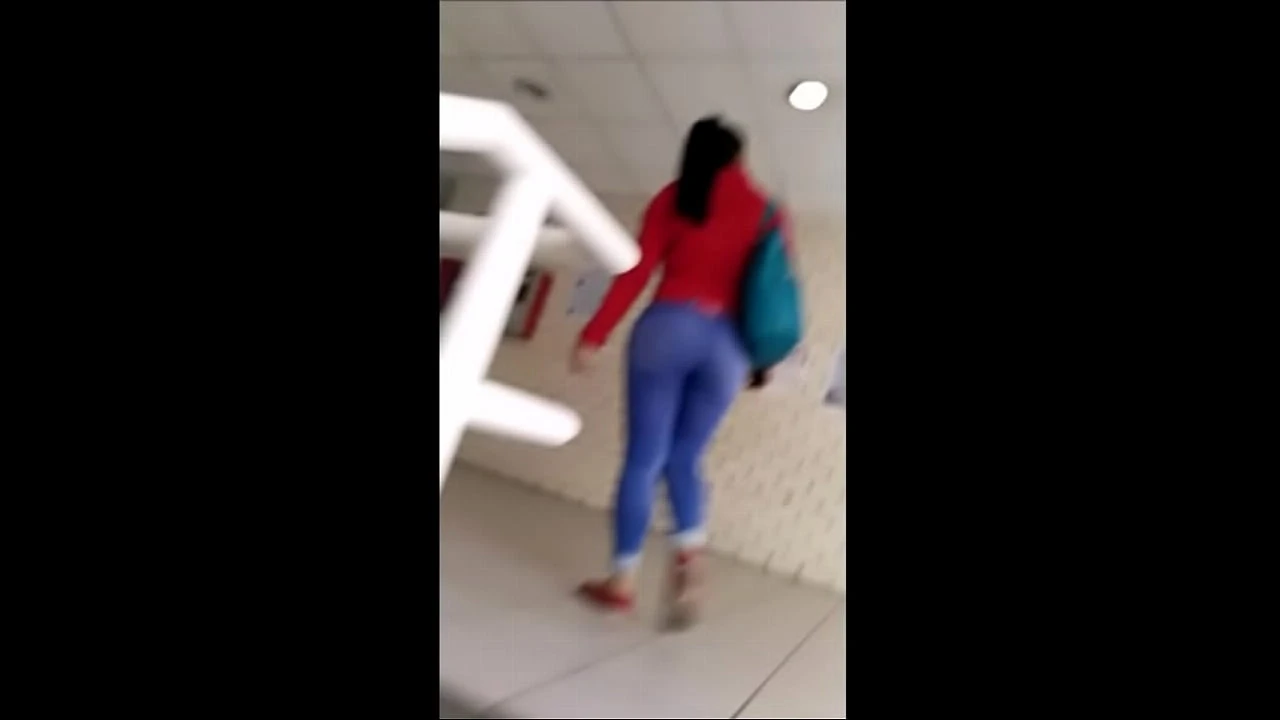 following a culona college girl