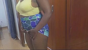 HOME MAID SQUIRTING IN THE TOILET SHE ALMOST BEING COUGHT
