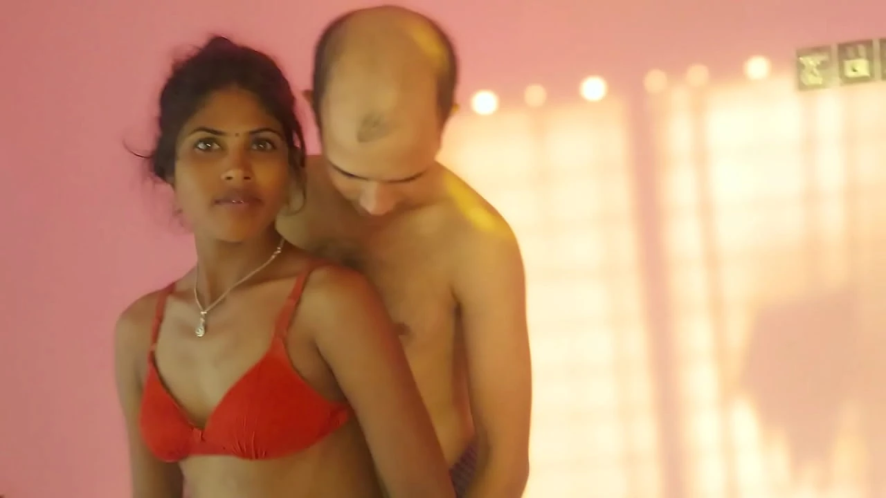 Horny guy plays with Bengali college girl and gets his Nucaral tit sucked Deshi Sex