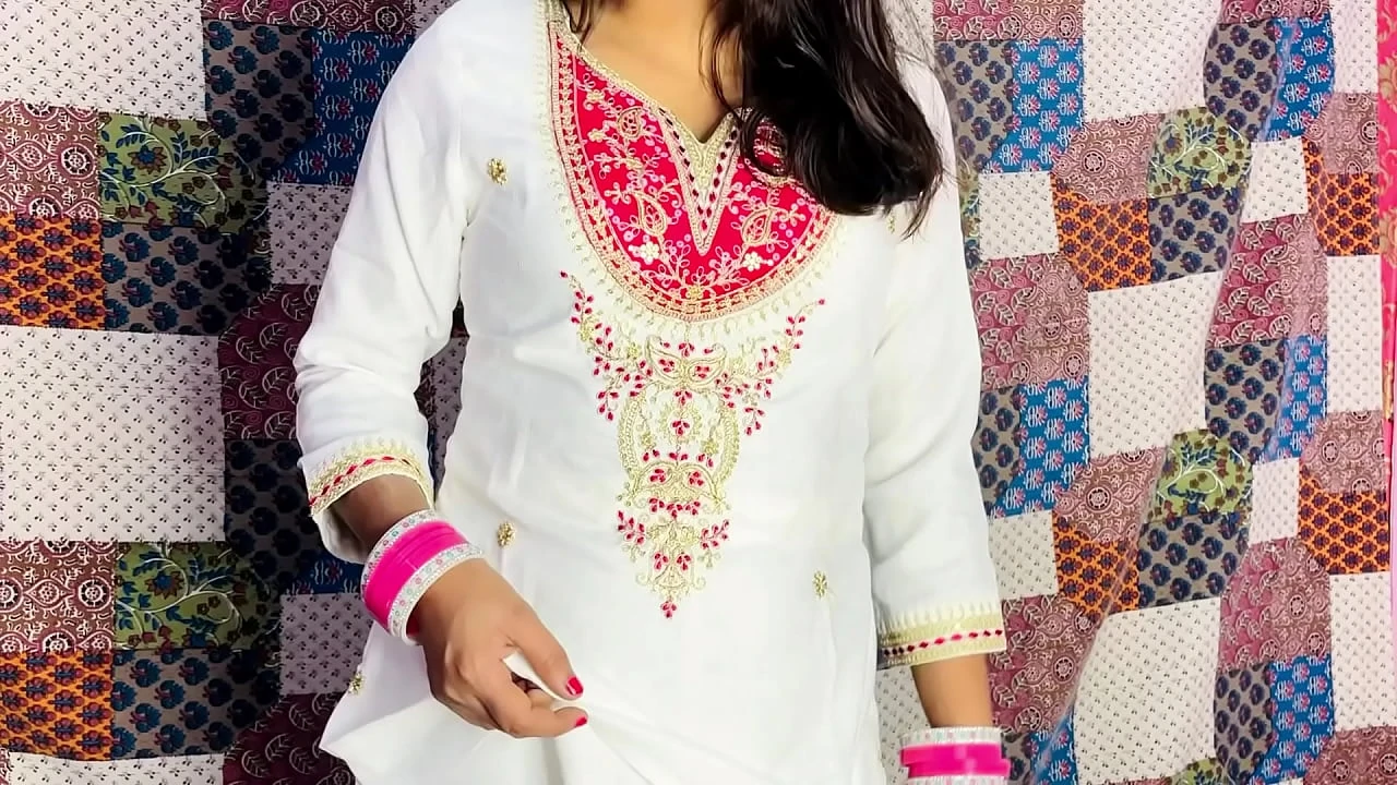 HOT BHABHI PLAYING SOLO ON HER BIRTHDAY