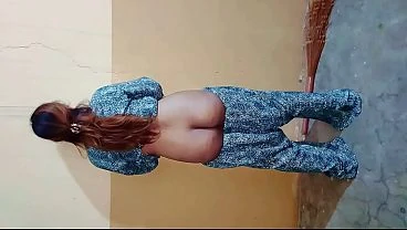 House owner fucked the chubby maid the house owner put cock in the pussy of the maid