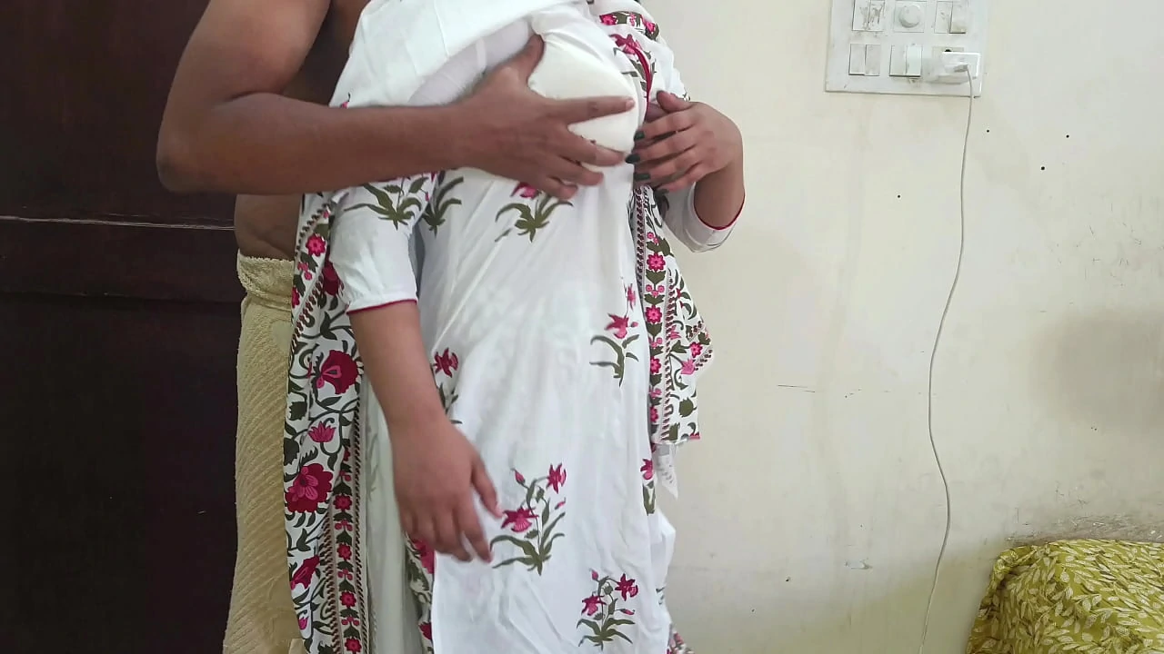 I got a chance to fuck my beautiful when no one was at home village horney girl fuck in clear hindi audio