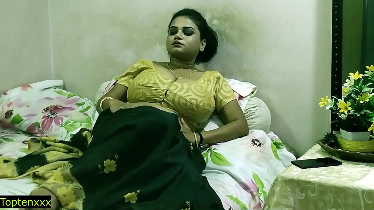 Indian collage boy secret sex with beautiful tamil bhabhi Best sex at saree going viral
