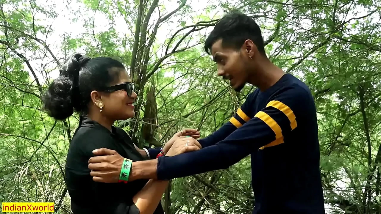 Indian desi Beautiful Bhabhi outdoor romance Indian Desi Rough Sex