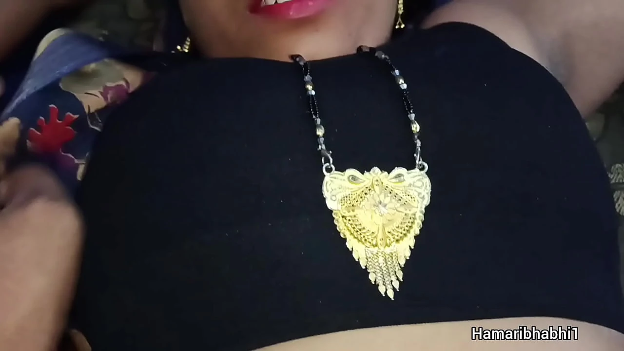 Indian desi bhabhi fucked in saree