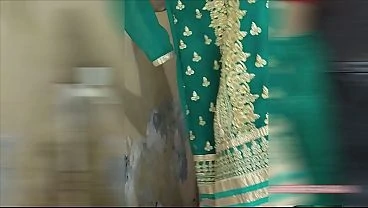 Indian Desi Girl Bathing Video In Hindi