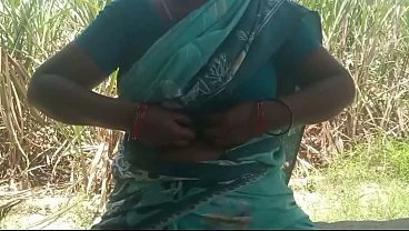 Indian housewife sex in Guest House in outdoor