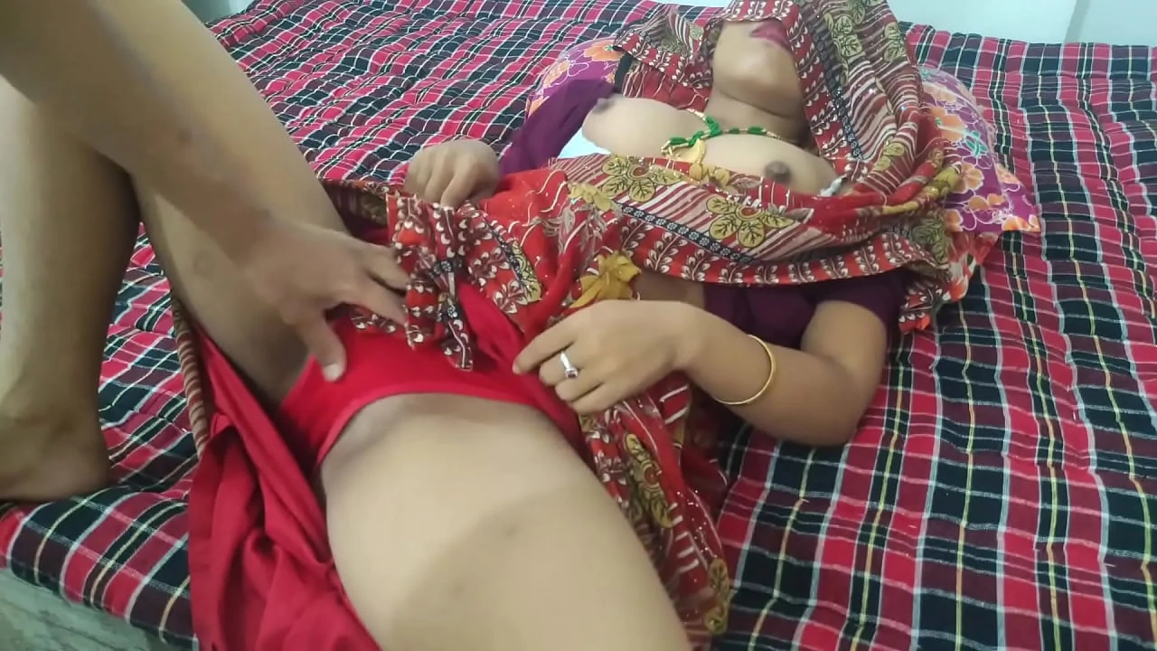 Indian newly married couples first night sex Indian brides having sex during wedding