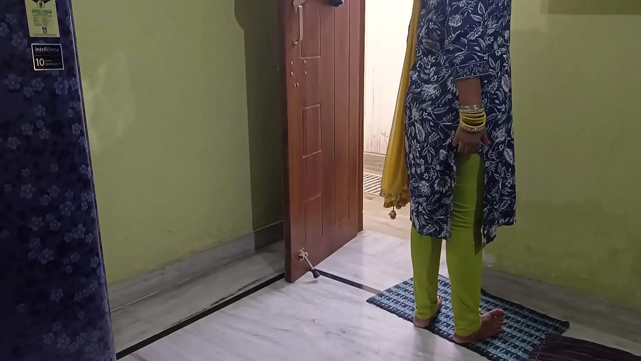 Indian step father fucked his step daughter on the pretext of pain