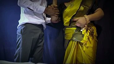 Mallu teacher hot foreplay and sex in library