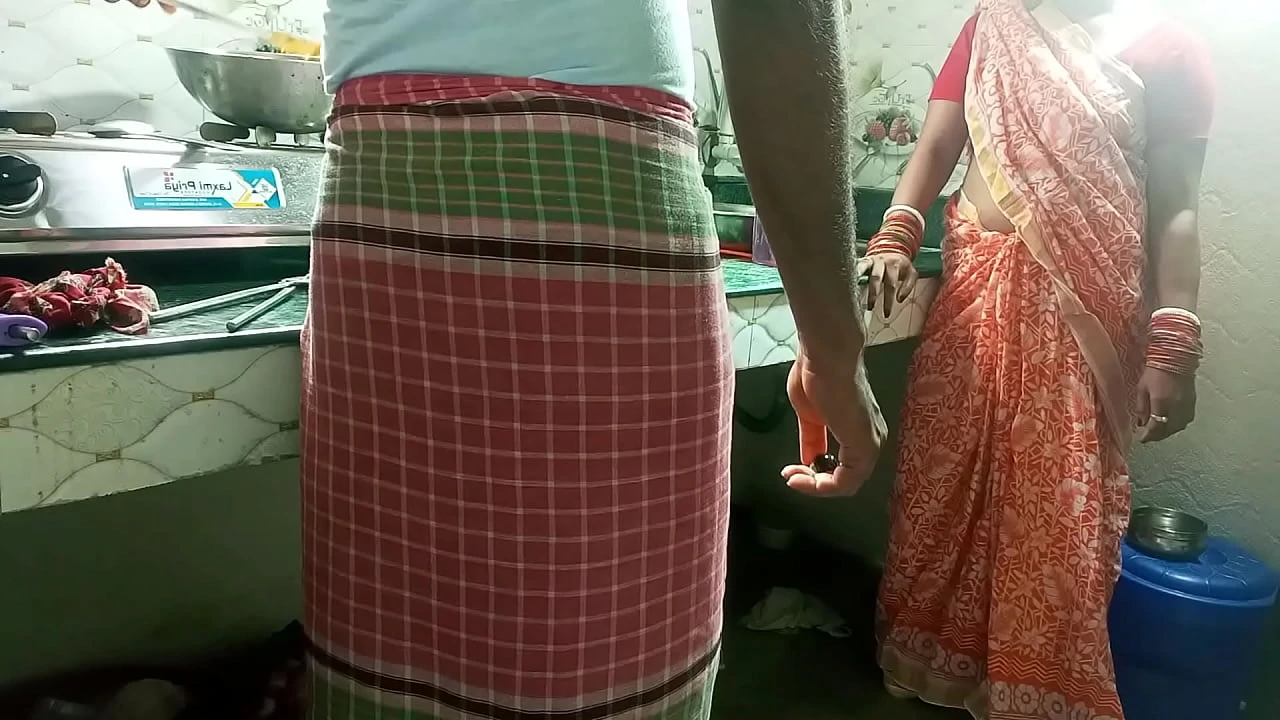 Mistress got the servant Dick to fuck her pussy in the kitchen Desi XXX Porn in clear Hindi voice