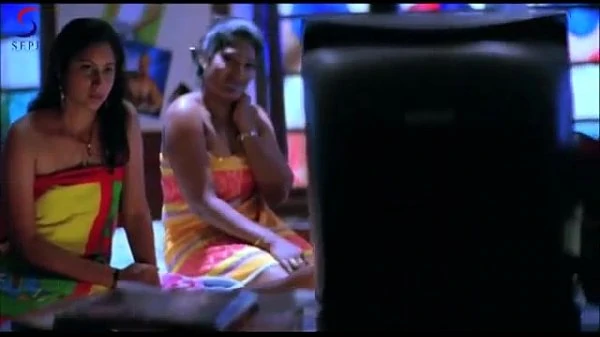 Naughty Girls Watching MMS Drama Scene Zehreeli Nagin Hindi Dubbed