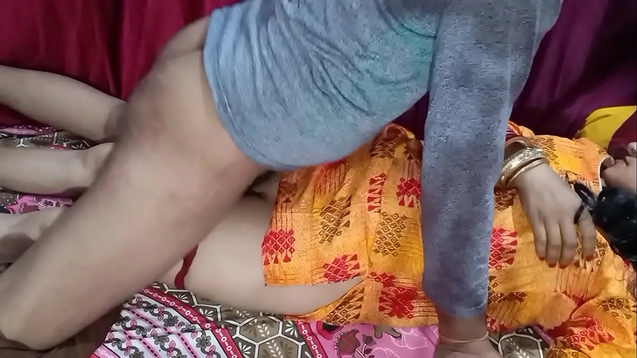 Neighbor girl invited her to her house on her own bed