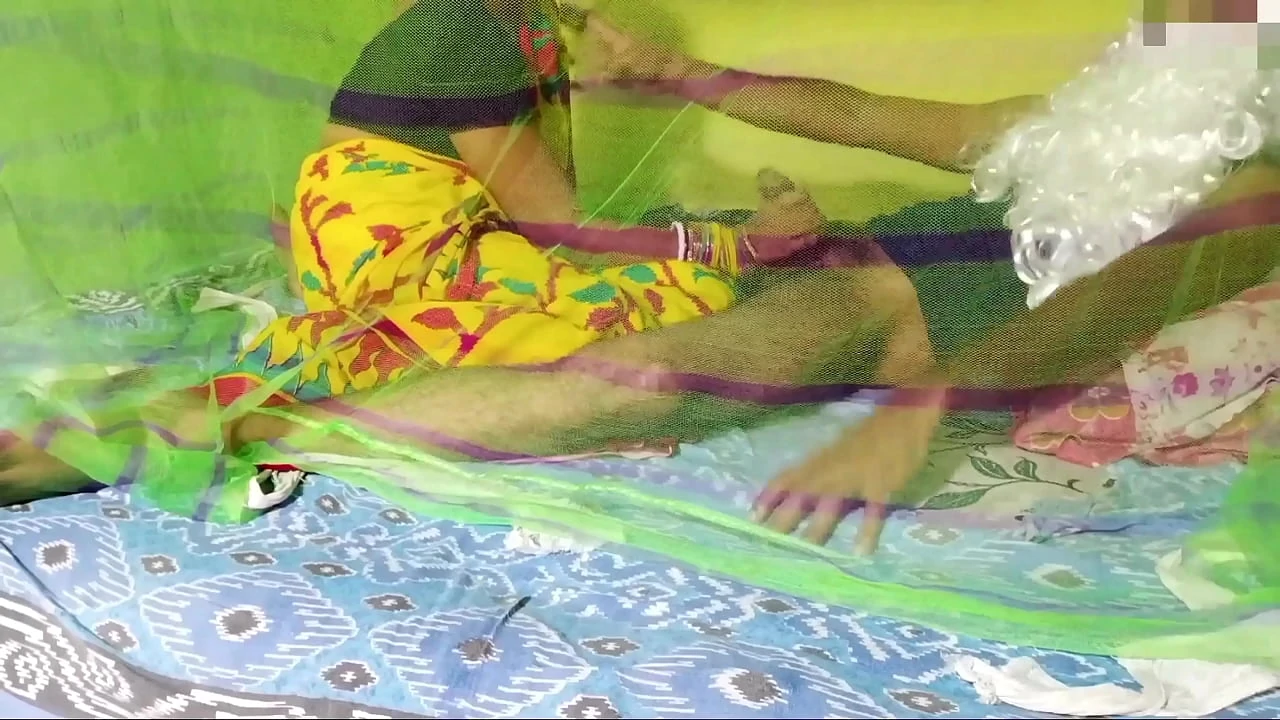 Newly married bahu saw her Sasur shaking dick then got fucked desi real Hindi audio