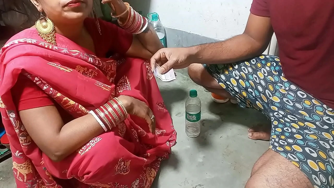 Painful Choda by slamming Roshni Bhabhi in the kitchen porn in hindi