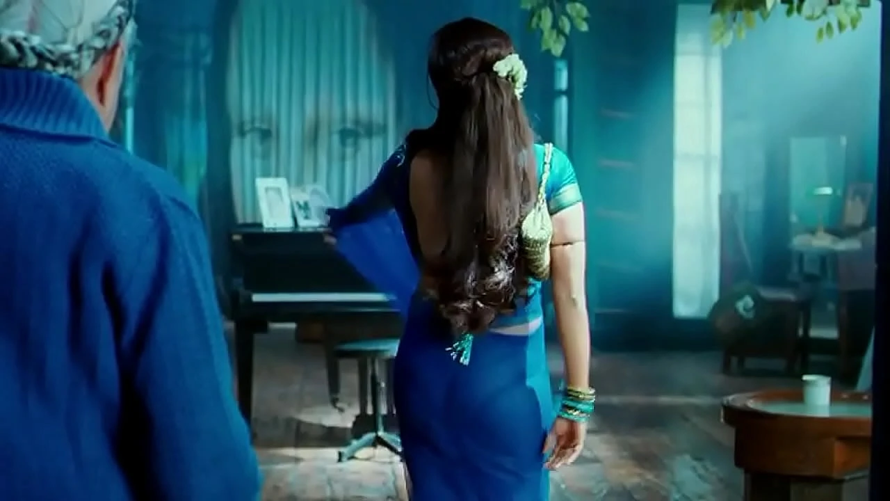 Rani Mukharji transferant saree panty visible ass curves showing X