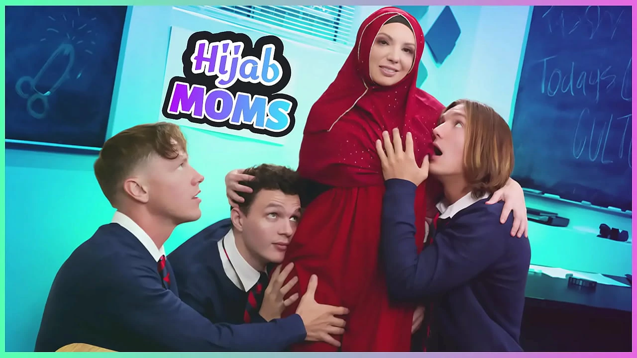 Real Hijab Woman to Please Three Cocks At Once