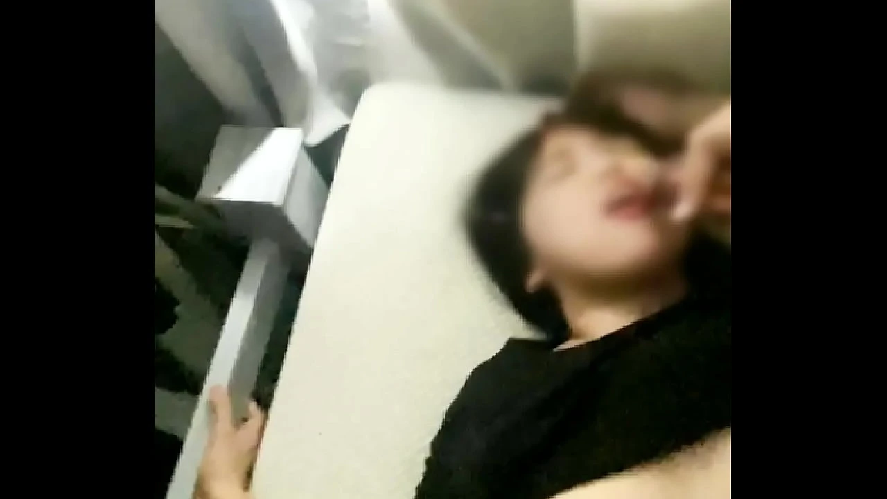 Seaman s wife flees the neighbor because she found out she is a woman Real Pinay Sex Scandal