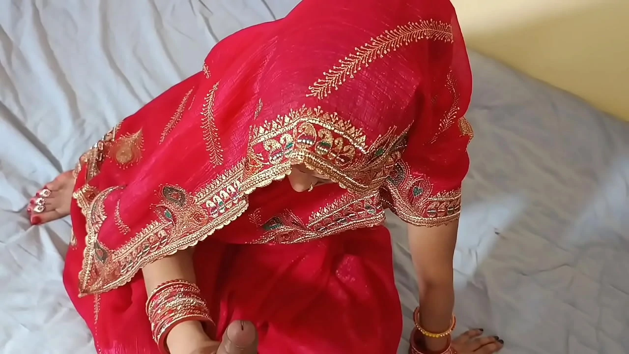 She was changing her panties in her bedroom brother in law took it off and fucked her with clear Hindi audio