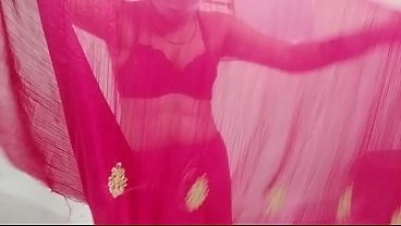 Shikha Bhabhi wore a saree after getting fucked