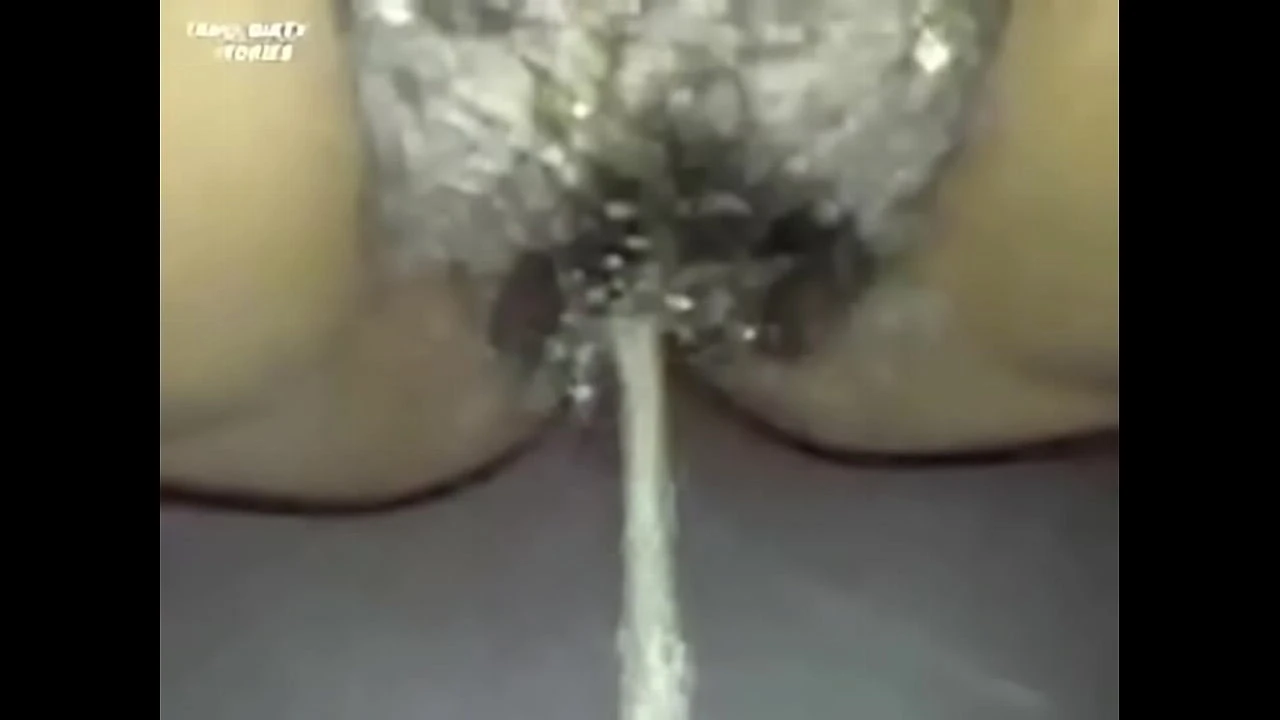 South indian kerala aunty theerthem