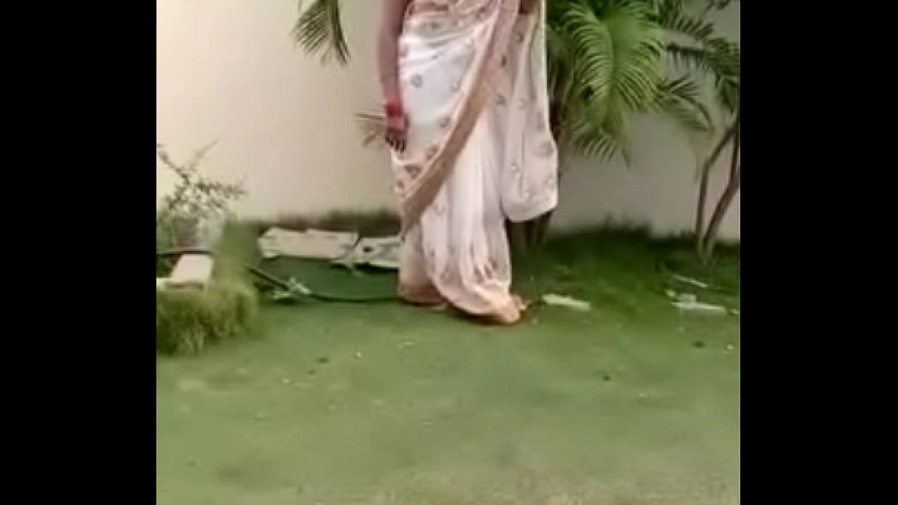 Swathi naidu saree dropping short film shooting