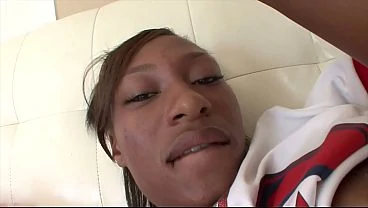 Teen 18 fucks very well
